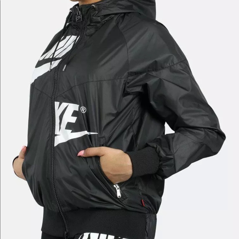 Nike Women's Sportswear Graphic Windrunner Jacket, BLACK, XS - Picture 11 of 13